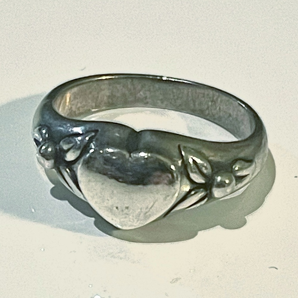 Rare James Avery floral heart sterling silver ring, sz 7